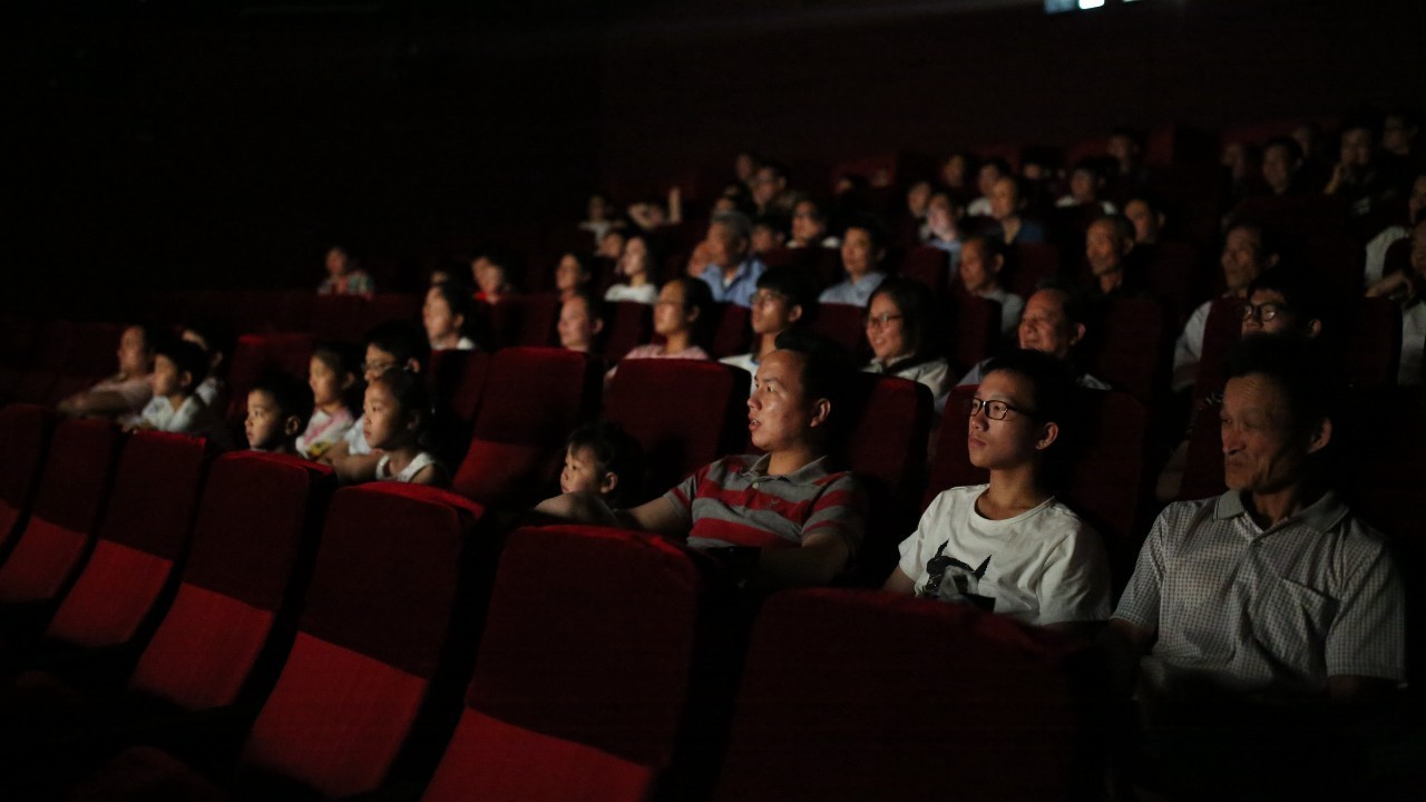 “看電影吧,爸爸!”|一起讓巷城充滿溫情